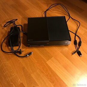 XBOX ONE 500 GB • ovladače • hry - 7