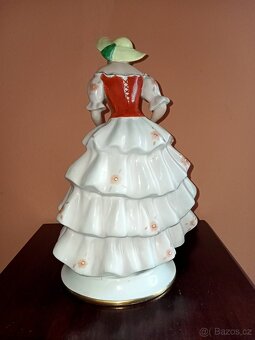 Dívka s košíkem květin. zn. ROYAL DUX 1925-38 v. 28 cm top s - 7