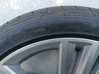 Prodám sadu letních kol R18 5x100 originál škoda Scala - 7
