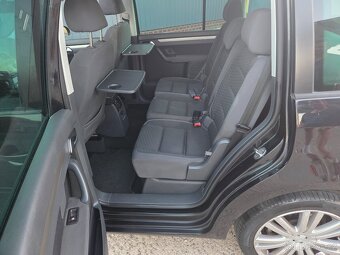 Dobrý den nabízím k prodeji krásný rodiny vůz Volkswagen Tou - 7