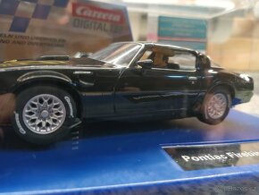 Prodám vyměním nové autíčko Carrera Pontiac Firebird TransAM - 7