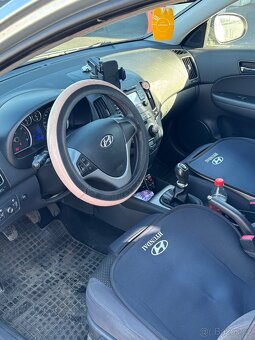 Hyundai I30 1.4 16V 80 KW - spolehlivý parťák na cesty - 7