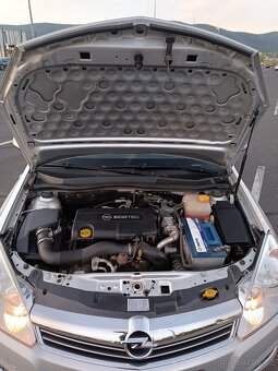 Opel Astra H kombi 1.7 Cdti 2009 - 7