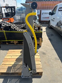 Hydraulická nájezdová rampa pro vozíčkáře amf-bruns 400kg - 7