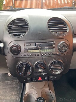 Volkswagen New Beetle - 7