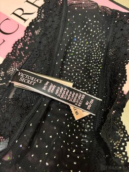 NOVÉ Victoria´ s Secret set 2x spodní prádlo M - 7