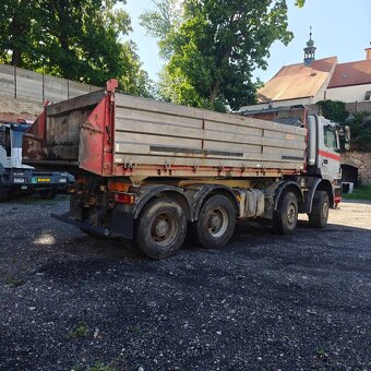Mercedes Benz AXOR 8x4 třístranný sklápěč. - 7