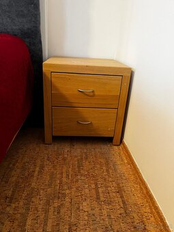 Manželská postel 200x200 (rošty, matrace, noční stolky) - 7