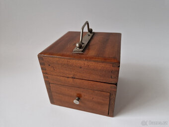 Starožitný indukční přístroj elektroléčba okolo 1900 - 7