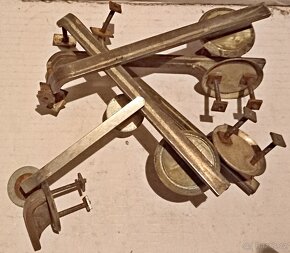 lustr,stínidla,deska šic.stroje,hodiny,dveř. a nábyt. kování - 7