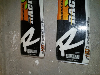 Prodáme dětské carvingové lyže a lyžáky. - 7