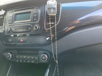 Kia Carens - 7