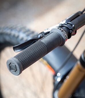 SANTA KRUZ Downhill Kolo 2025 Cena 310.000 Kč (12400 euro) - 7