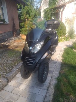 Prodám Piaggio MP3 125 - 7