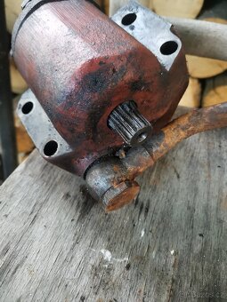 spodní víko hydrauliky zetor 4011 - 7