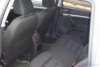 Prodám škoda octávia combi facelift 1.6 tdi 77kw - 7