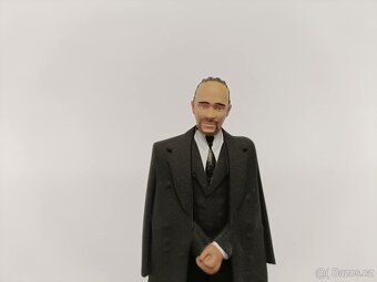 Figurka Lewis Hamilton v obleku, Ferrari, 1:18 - 7