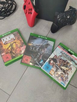 Xbox Series X s hrami a ovladači - 7