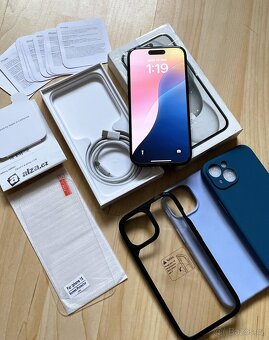 Apple Iphone 15 128GB Black -- KRÁSNÝ STAV - 100% baterie - 7