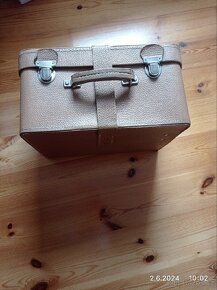 Kufříkový šicí stroj Lada - 7