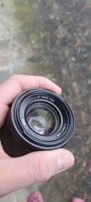 Sony a6400 + objektiv 50mm + příslušenství - 7