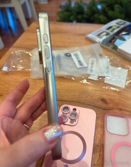 Obaly IPhone 16 pro max - 7