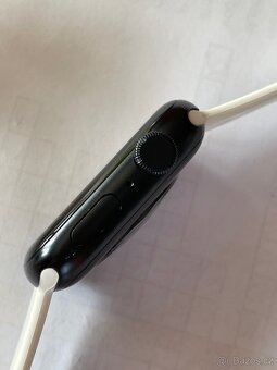 Apple Watch SE 2. generace (2022) 44 mm - 7