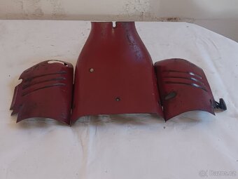 Prsíčka Jawa 550, 555 - 7