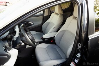 Toyota Yaris Hybrid 2020 | 1. majitel | ODPOČET DPH - 7