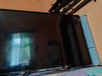 2 Televize smart 139cm LG a Sony Bravia 120cm - 7