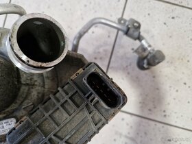 Range Rover 4.4 TDV8 pravé primární turbodmychadlo - 7