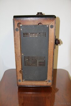 Staré lampové (elektronkové) rádio Mikrofona MK375 - 7