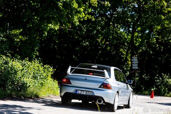 Mitsubishi Lancer Evo IX - 7