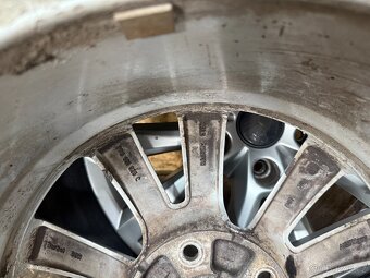 ALU KOLA VW TOUAREG 7P 7P6601025C ET53 5X130 8Jx18H2 - 7