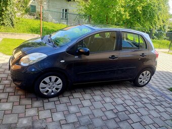 Toyota Yaris 1.3 - 7