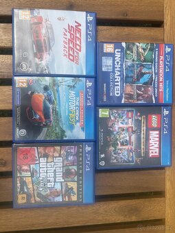 PlayStation 4 Pro + VR brýle + 5 her Výborný stav - 7