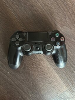 Ps4 pro 1tb +3x ovladač +4hry - 7