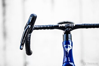 Pinarello Dogma F Glory Blue, Shimano Dura-Ace Di2, Drive He - 7