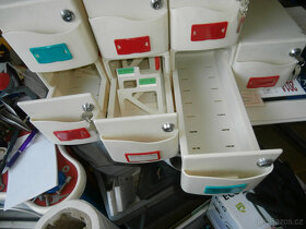 Boxy plastové uzamykatelné 7 ks celek za 400 kč - 7