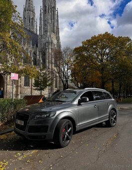 Audi Q7 4L Quattro - 7