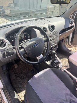 Ford Fusion - 7