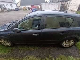 OPEL Astra 1.9CDTI 88kw Hatchback Rok.2007 - 7