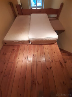 2 postele, pod nimi skříně - 7