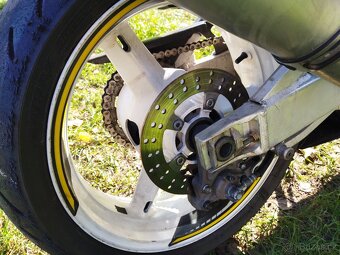 Suzuki GSX-R 750 K1 - 7
