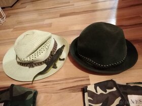 Vesty, klobouky, kšiltovky a doplňky - 7