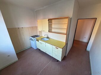 Prodej byt 2+1 OSVL, balkon, sklep - 7