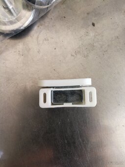 Kování na nábytek - 7