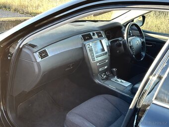 Toyota Crown Majesta V8 - 7