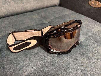 Přilba Carrera a brýle Oakley - vel. M - 7