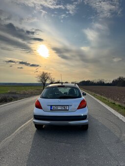 Peugeot 207 - 7
